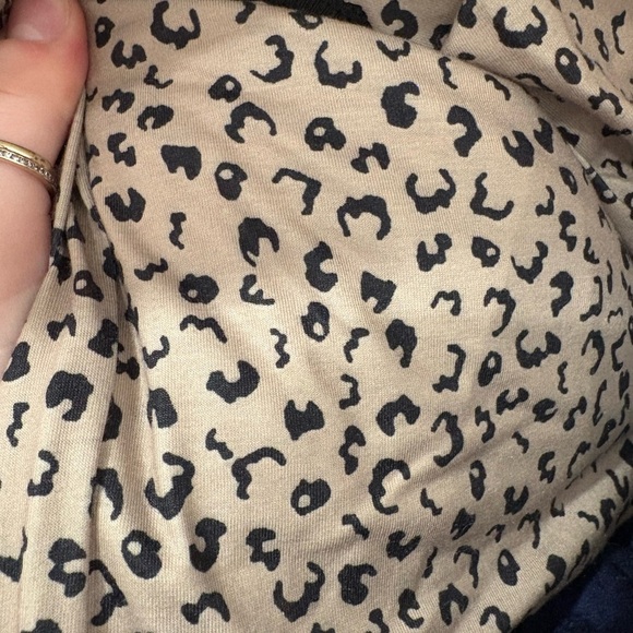 Elegant Leopard Print Maternity Dress - Picture 2 of 6